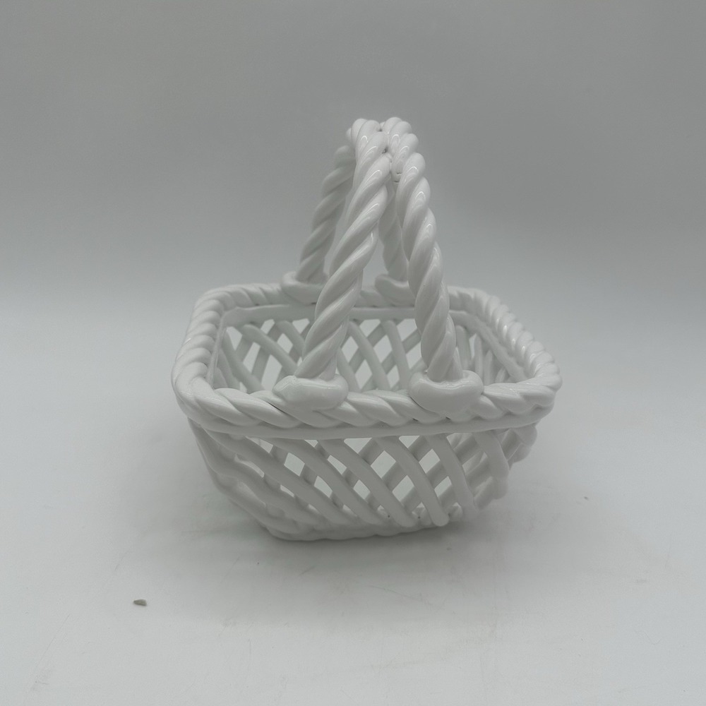 Pier 1 Imports Dolomite Basket White Woven Lattice Braid Farmhouse Cottage Decor